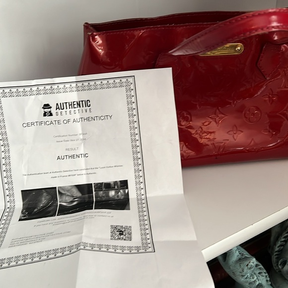 Louis Vuitton Wilshire PM Red Vernis Handbag with COA - Picture 15 of 15